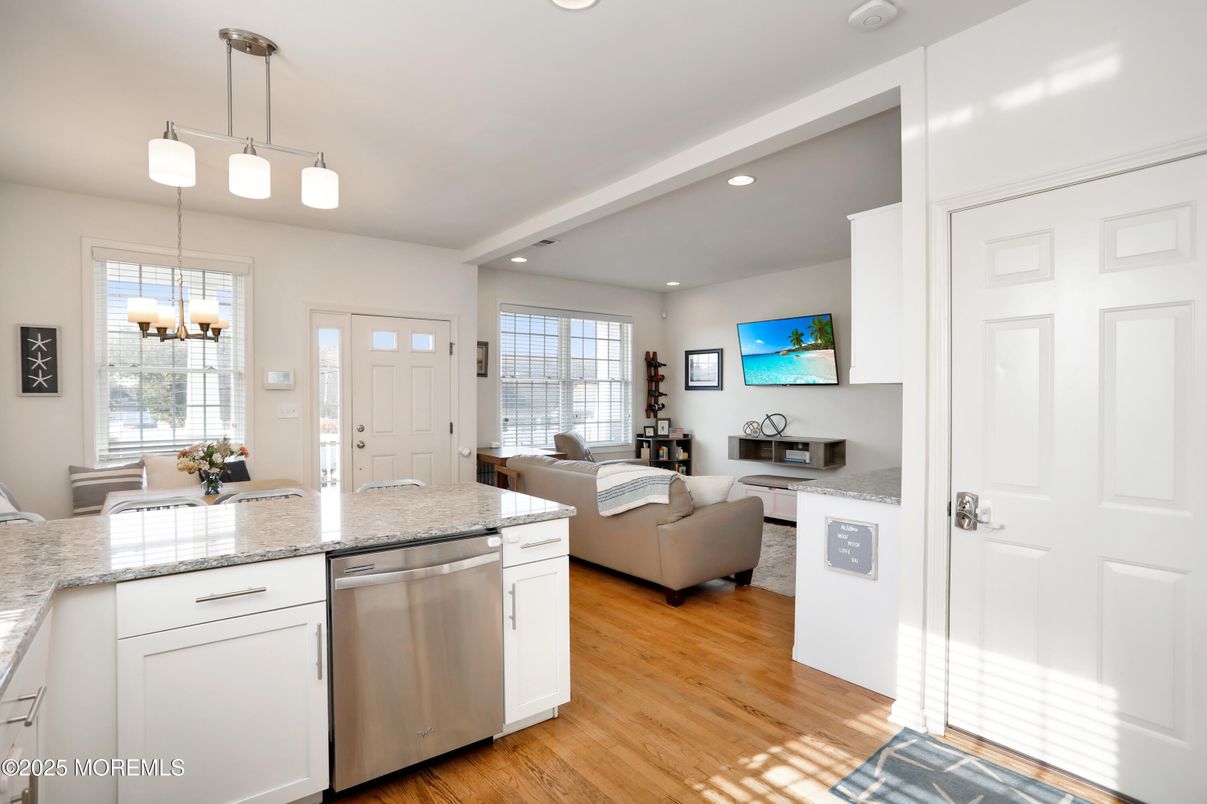 Interior, Kitchen, Living room, Pendant Lights, Recessed Lighting, Wood Texture Flooring
