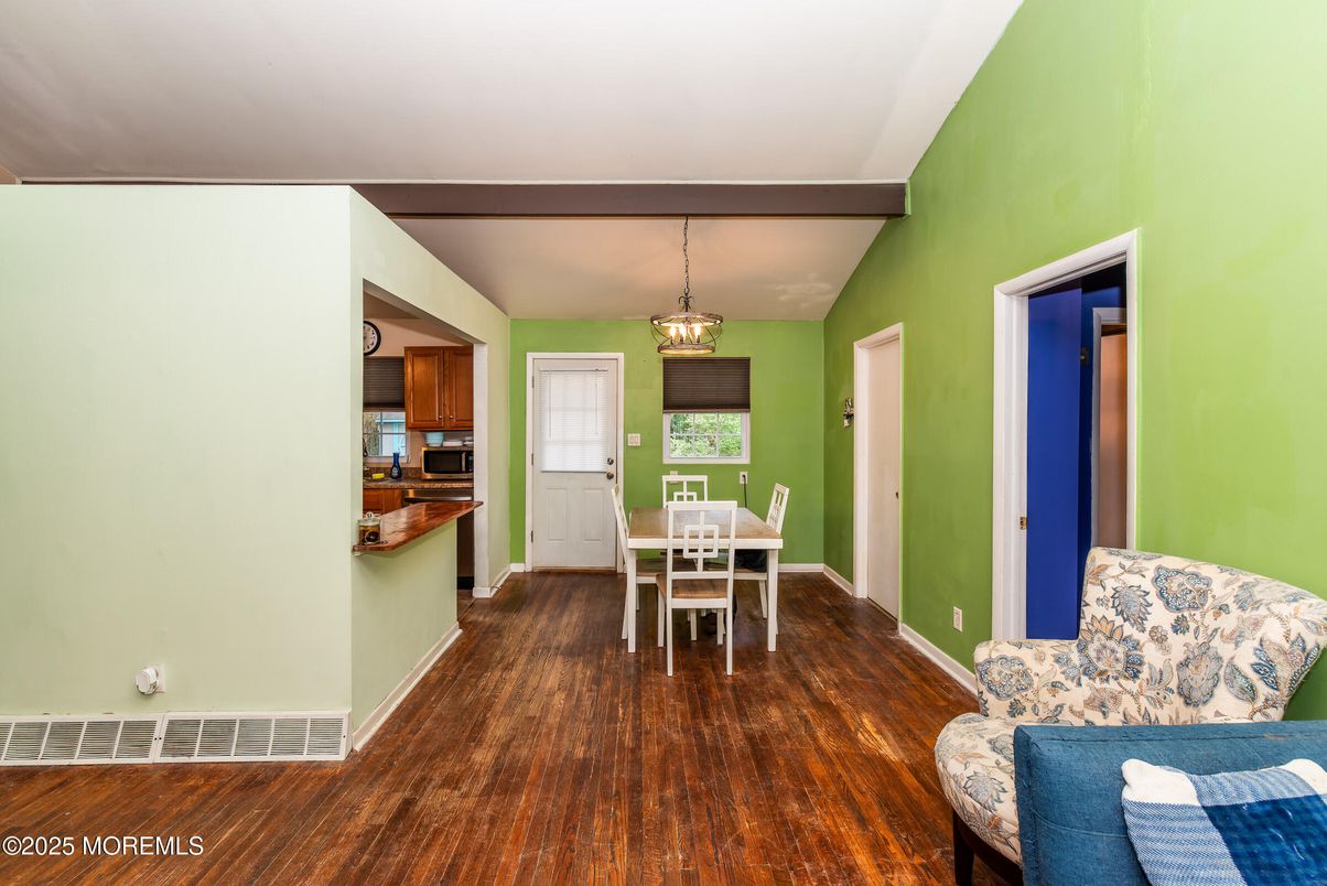 Dining room, Interior, Kitchen, Pendant Lights, Wood Texture Flooring