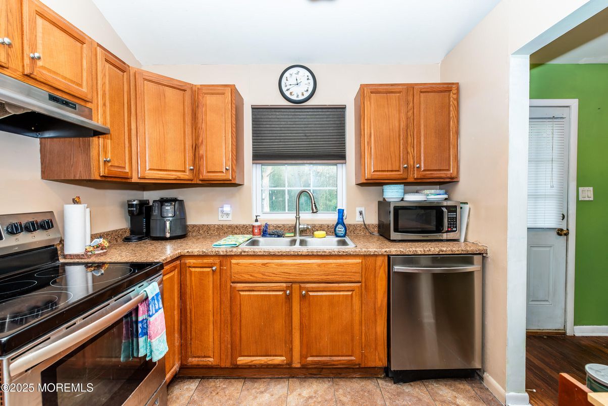 Interior, Kitchen, Stainless Steel Appliances, Wood Texture Flooring