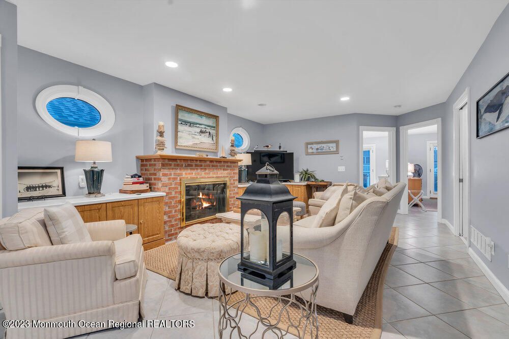 Fireplace, Interior, Living room, Recessed Lighting