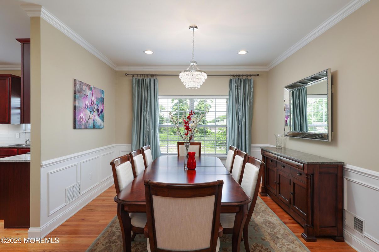 Chandelier, Dining room, Interior, Recessed Lighting, Wood Texture Flooring