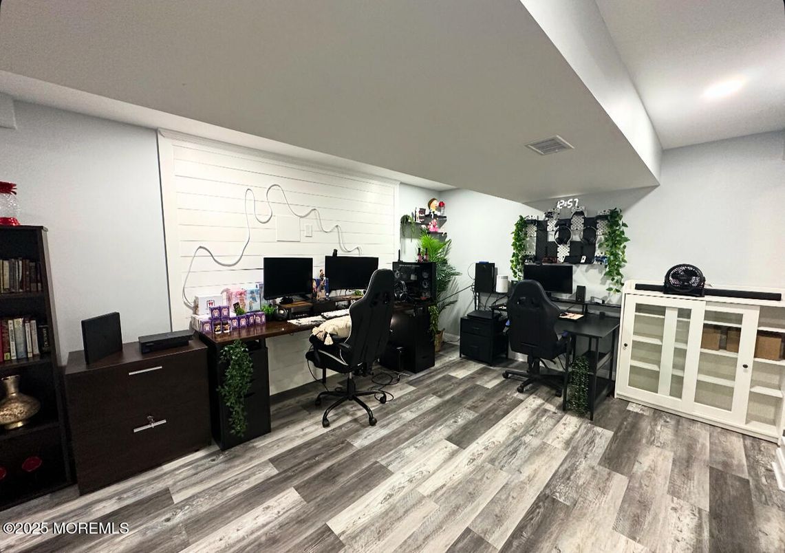 Home Office, Interior, Recessed Lighting, Wood Texture Flooring