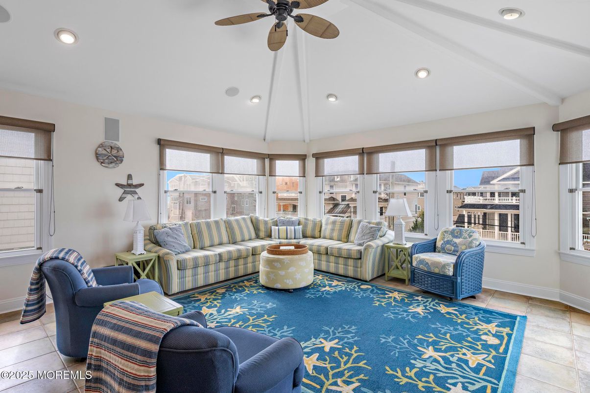 Interior, Living room, Recessed Lighting, Sun Room