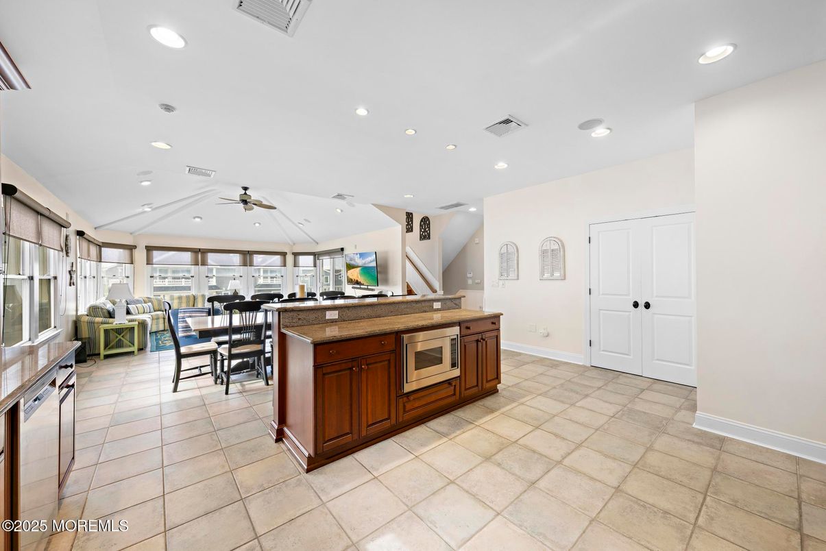 Dining room, Interior, Kitchen, Recessed Lighting