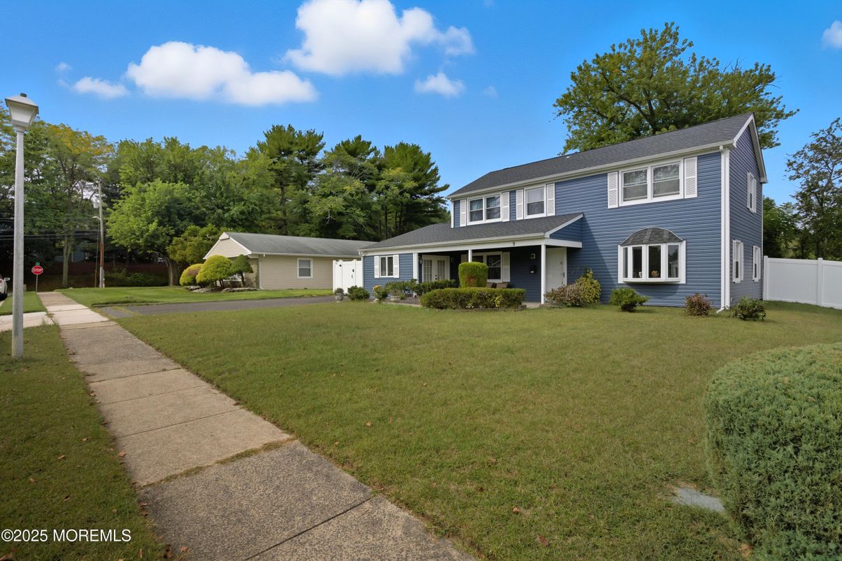 Exterior, Facade, Georgian