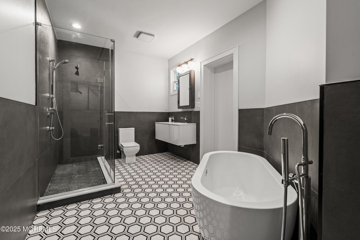 Bathroom, Dual Sink Vanities, Free Standing Baths, Glass Shower, Interior, Recessed Lighting