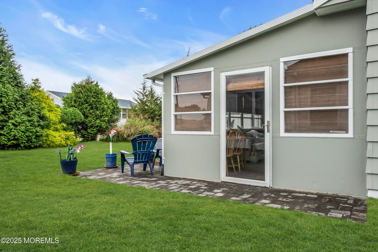 Backyard, Exterior