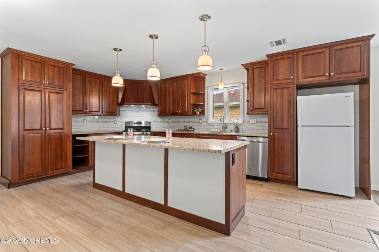 Interior, Kitchen, Pendant Lights, Wood Texture Flooring
