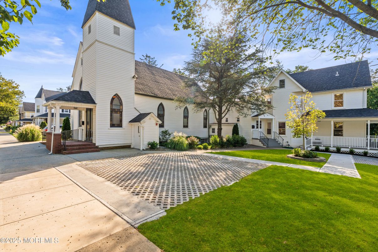 Backyard, Exterior, Facade, Farmhouse