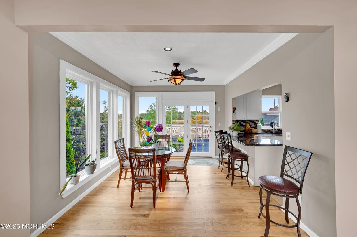 Dining room, Interior, Recessed Lighting, Wood Texture Flooring