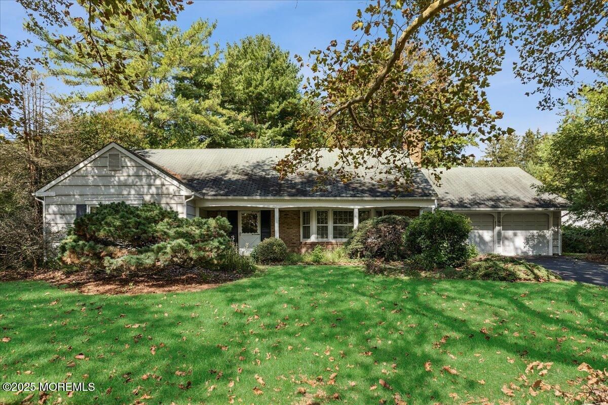 Attached, Exterior, Facade, Ranch