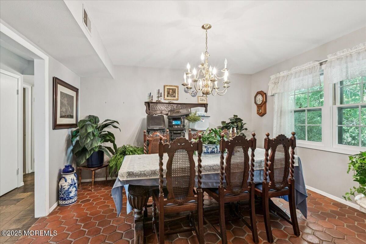 Chandelier, Dining room, Interior
