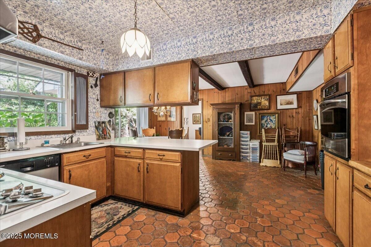 Interior, Kitchen, Pendant Lights, Wooden Walls