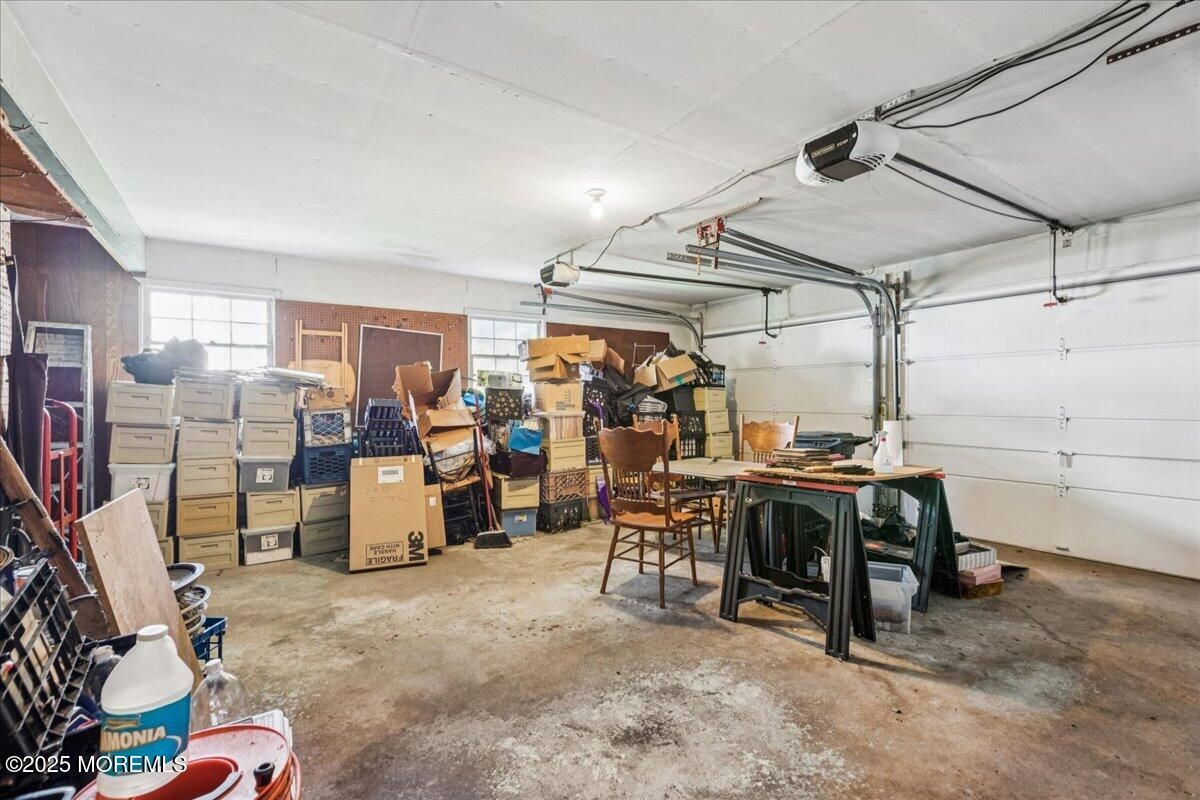 Garage, Interior