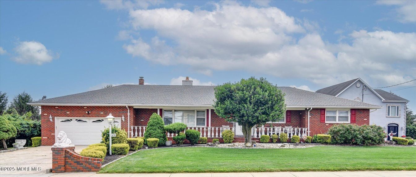 Attached, Exterior, Facade, Brick Facade, Cape Cod