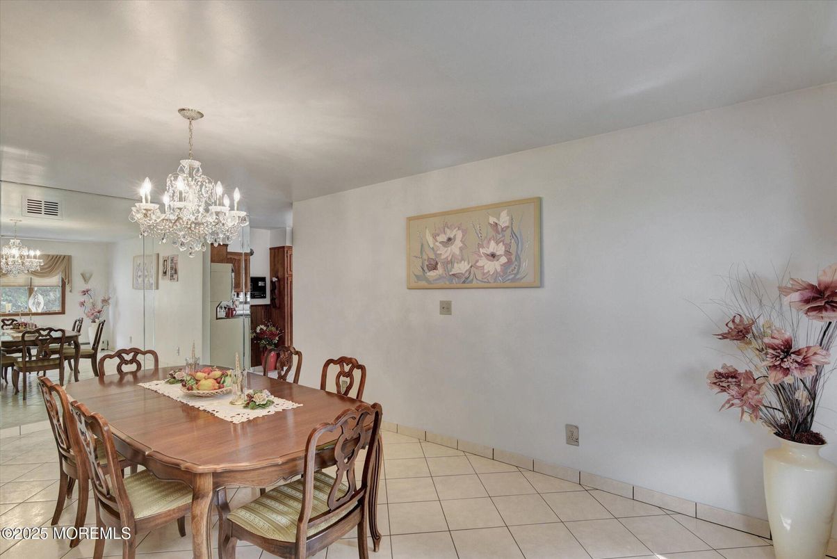 Chandelier, Dining room, Interior