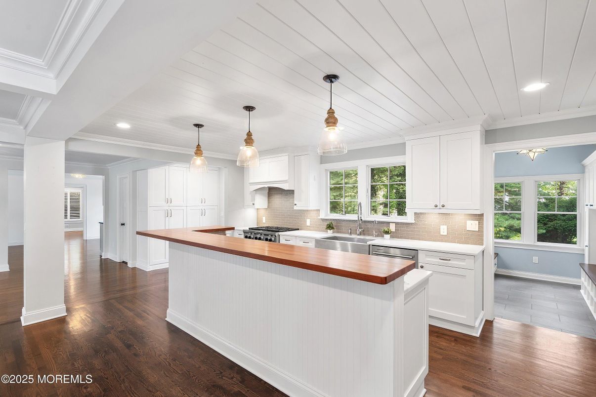Interior, Kitchen, Pendant Lights, Recessed Lighting, Wood Texture Flooring