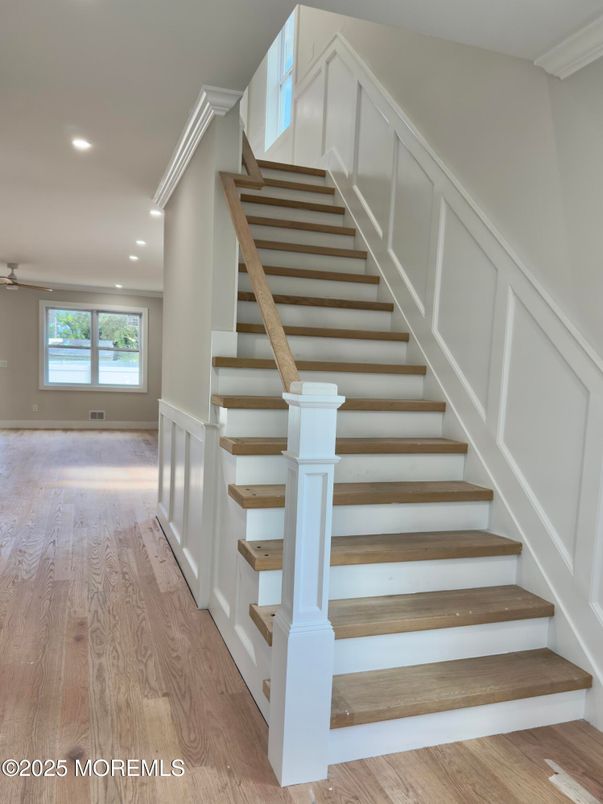 Interior, Recessed Lighting, Wood Texture Flooring