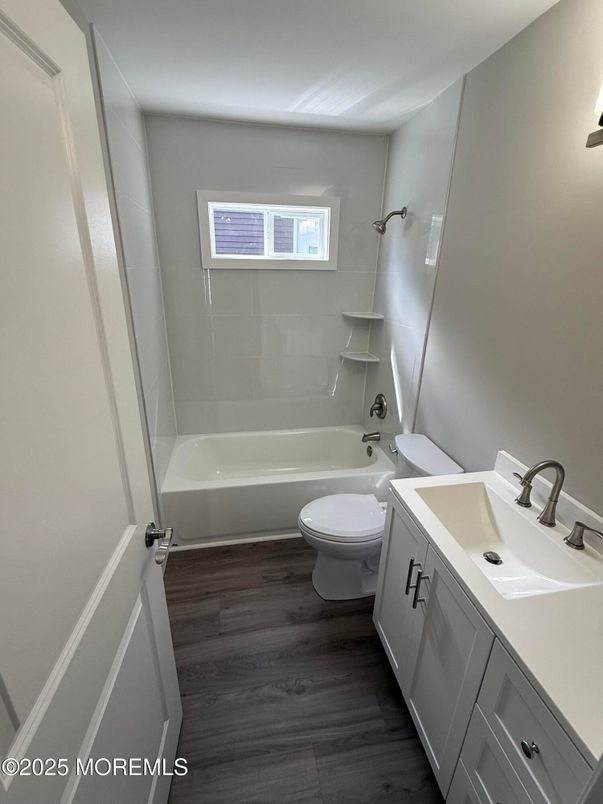 Bathroom, Dual Sink Vanities, Interior, Wood Texture Flooring