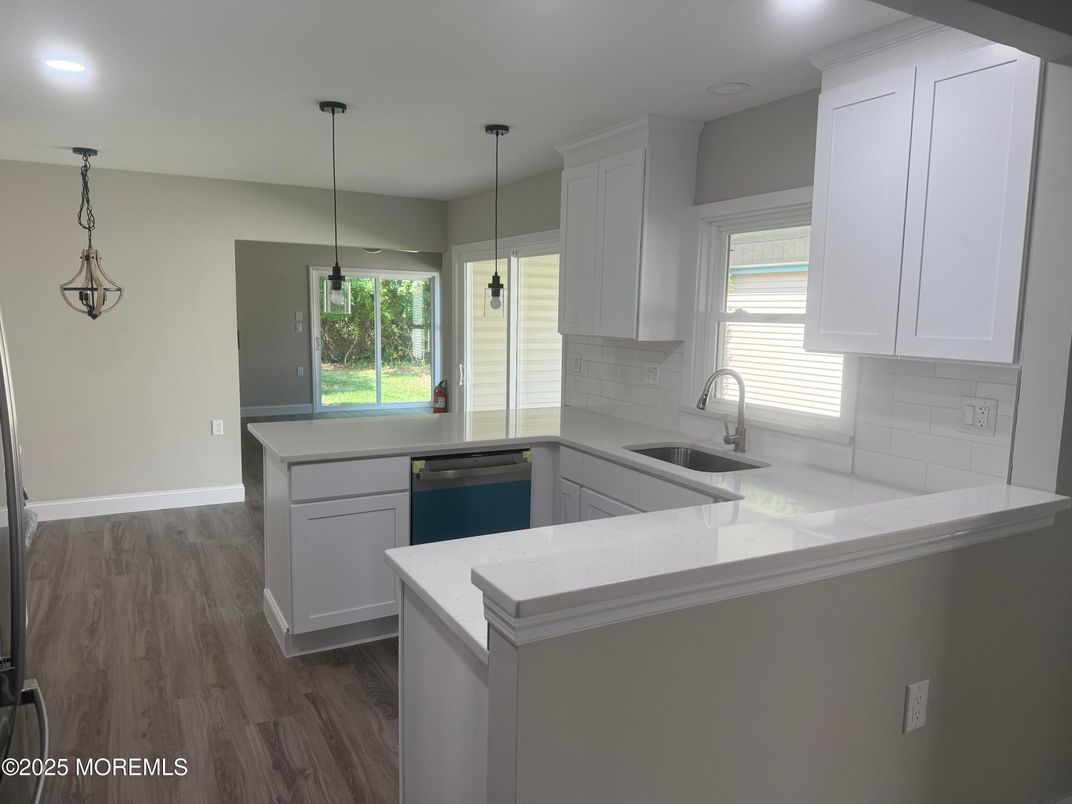 Interior, Kitchen, Pendant Lights, Recessed Lighting, Wood Texture Flooring
