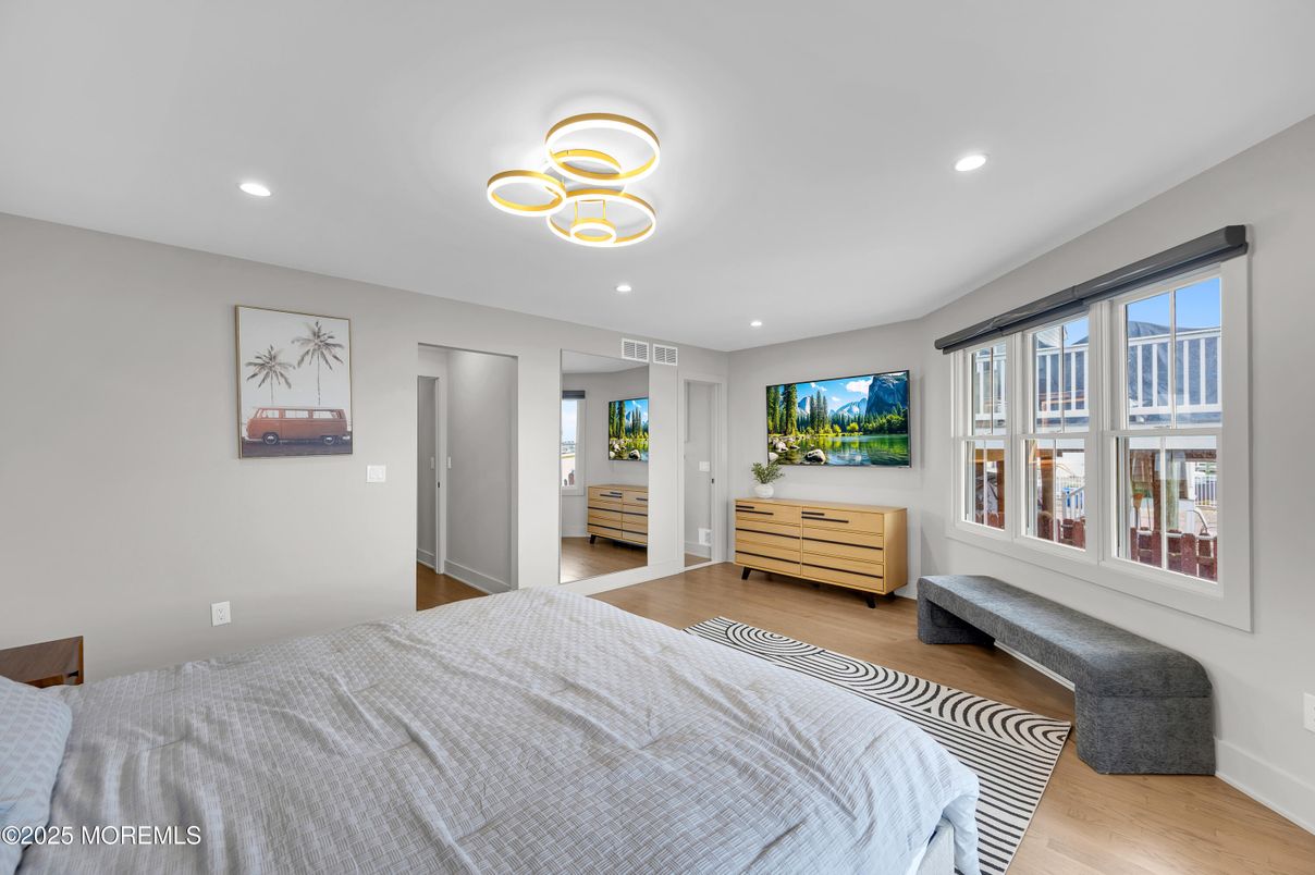 Bedroom, Interior, Pendant Lights, Recessed Lighting, Wood Texture Flooring