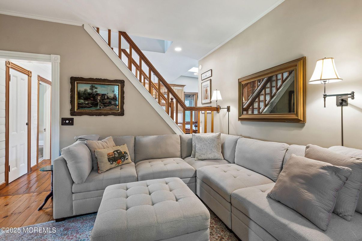 Interior, Living room, Recessed Lighting, Wood Texture Flooring