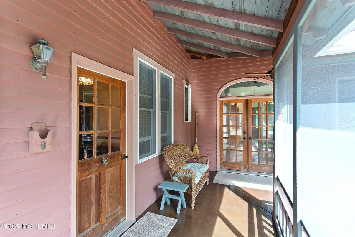 Exterior, Wooden Beams