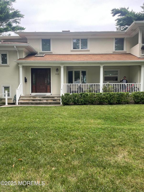 Backyard, Exterior, Facade, American Foursquare