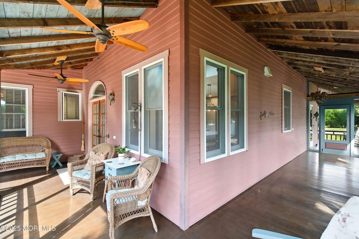 Exterior, Wooden Beams