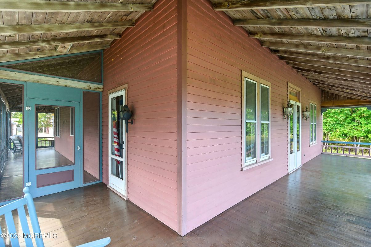 Exterior, Wooden Beams