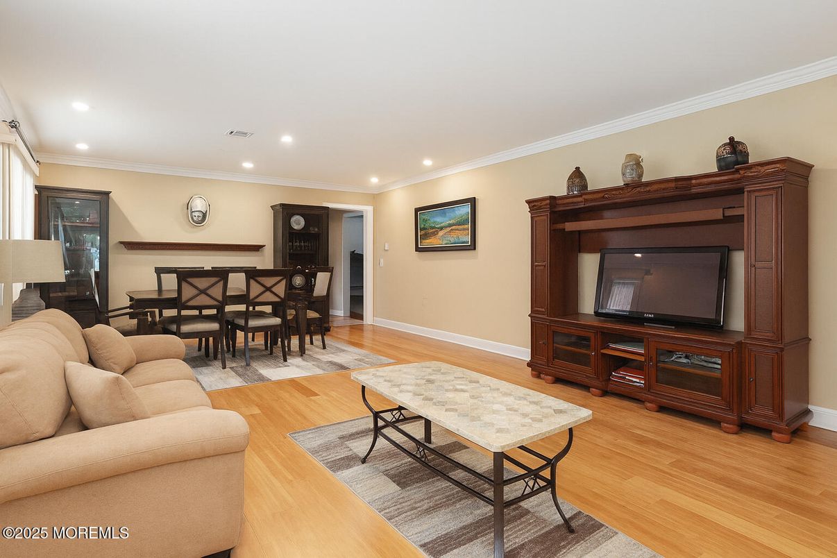 Dining room, Interior, Living room, Recessed Lighting, Wood Texture Flooring