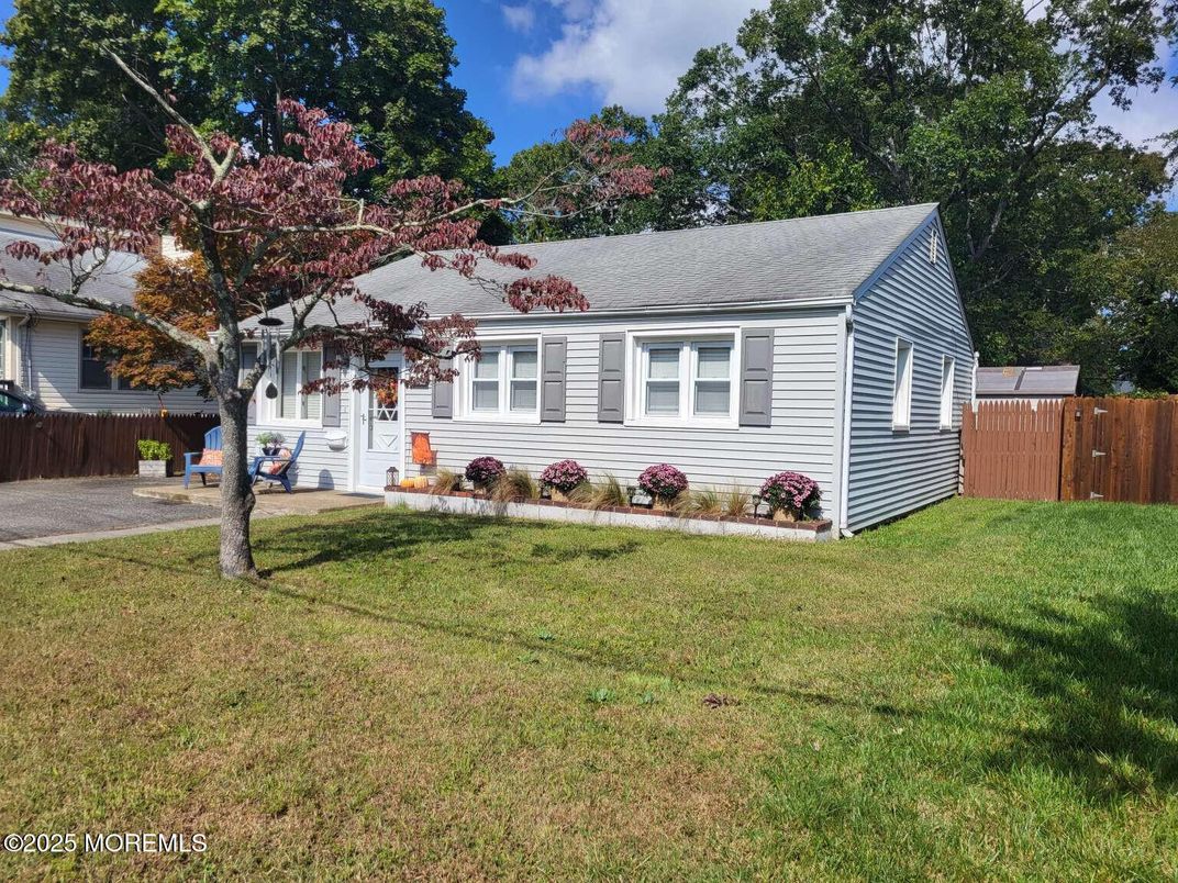Attached, Backyard, Exterior, Facade, Cape Cod