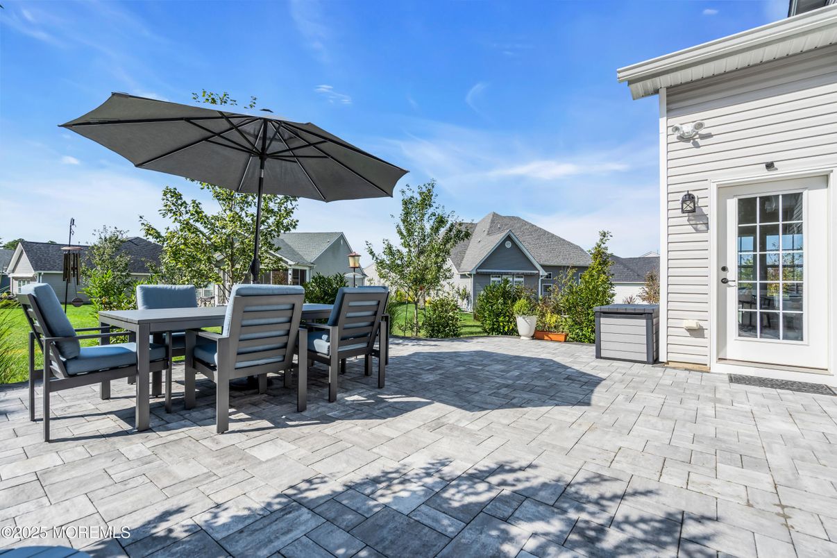 Backyard, Detached Garage, Exterior