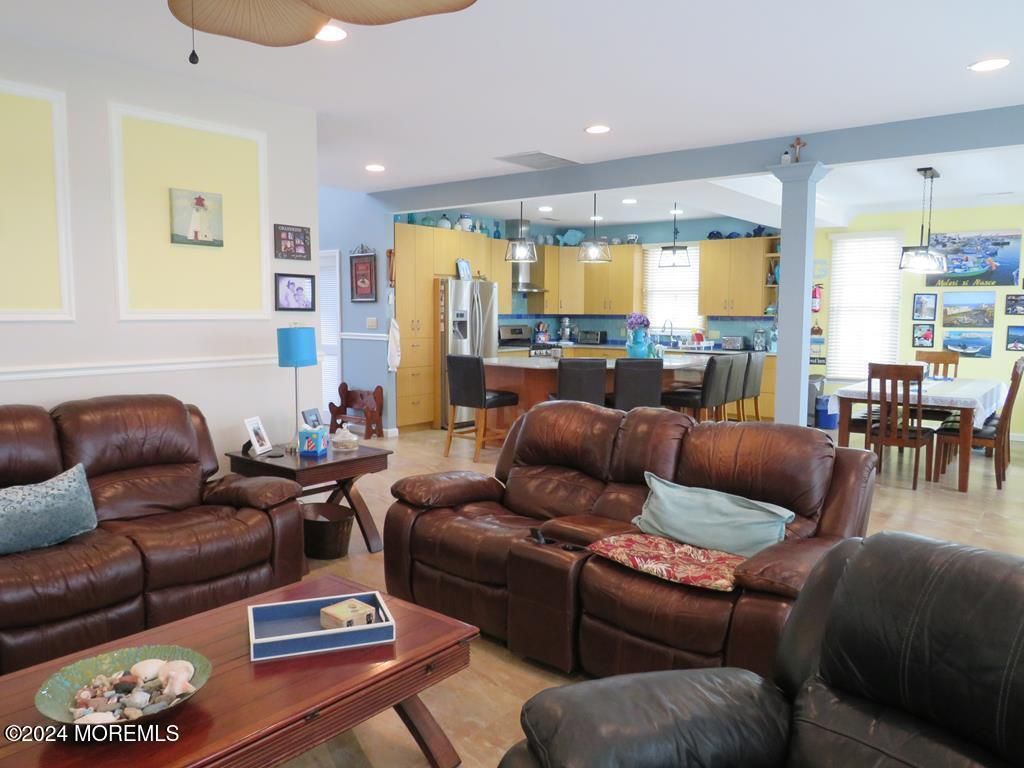 Dining room, Interior, Kitchen, Living room, Pendant Lights, Recessed Lighting, Stainless Steel Appliances