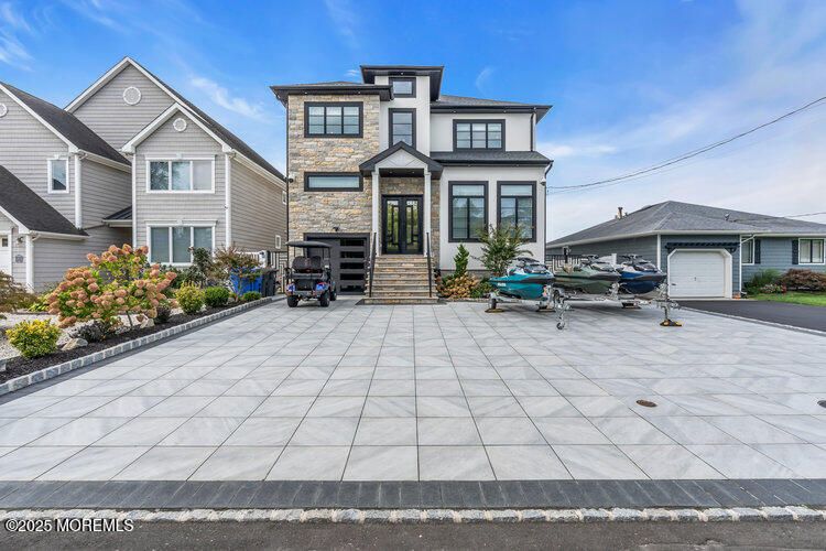 Attached, Detached Garage, Exterior, Facade, Queen Anne Victorian