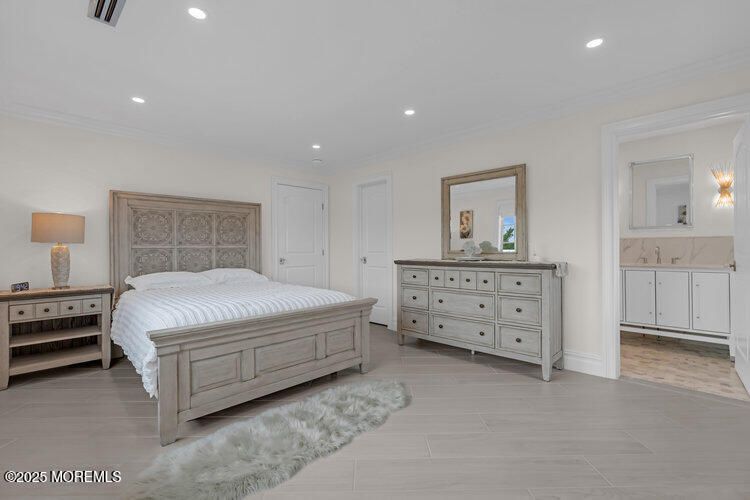 Bedroom, Interior, Recessed Lighting