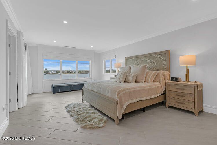 Bedroom, Interior, Recessed Lighting, Water