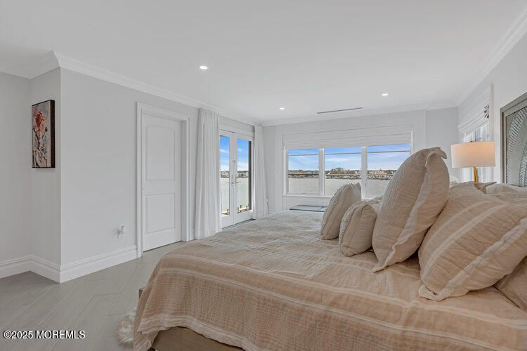 Bedroom, Interior, Recessed Lighting, Water, Wood Texture Flooring