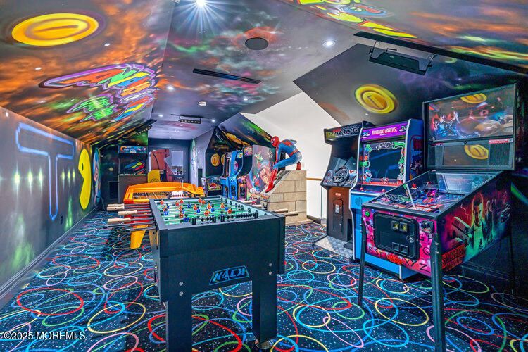 Game Room, Interior, Recessed Lighting