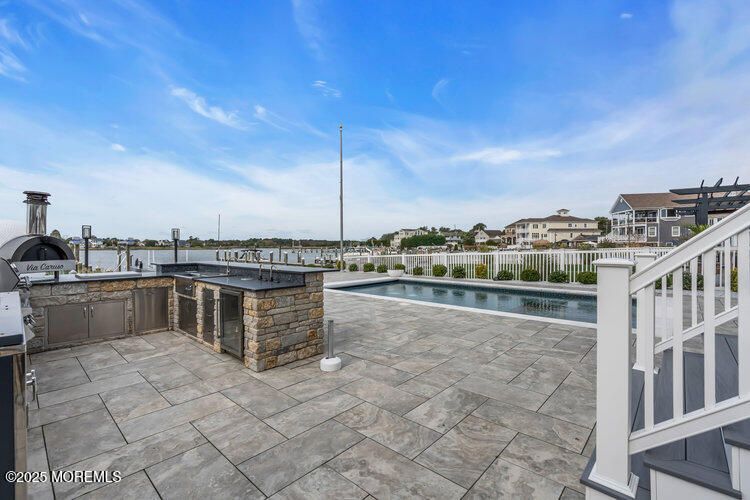 Exterior, Outdoor Kitchen, Pool, Water