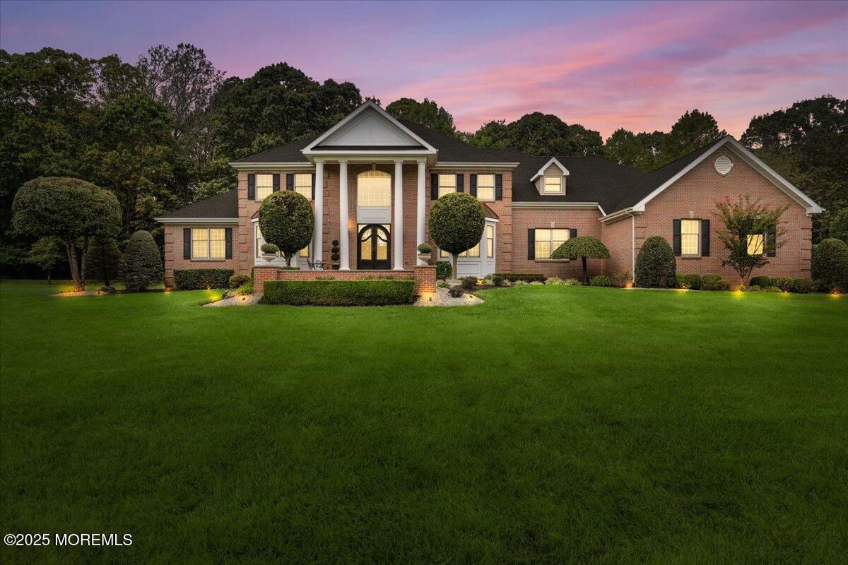 Backyard, Exterior, Facade, Brick Facade, Georgian