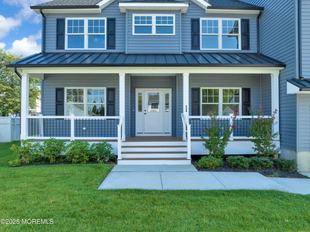 Exterior, Facade, American Craftsman