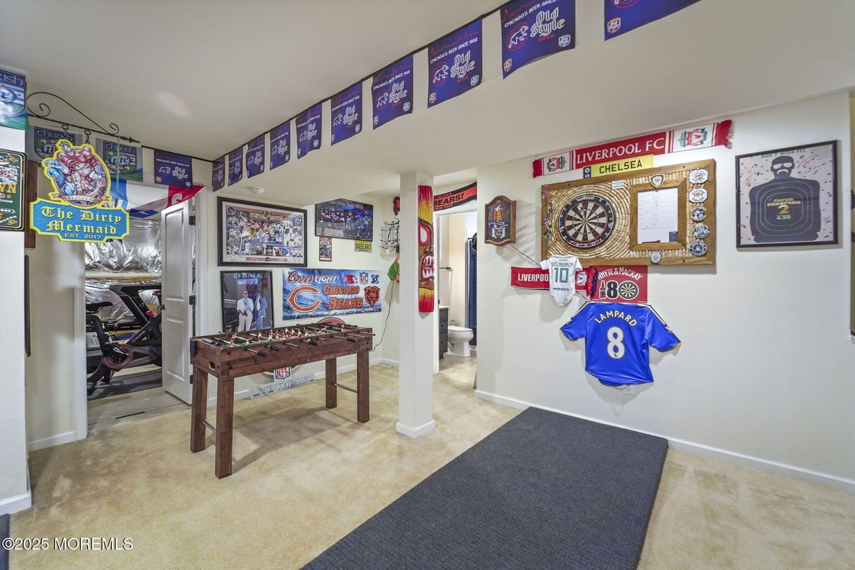 Game Room, Interior