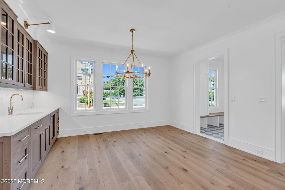 Empty room, Interior, Pendant Lights, Wood Texture Flooring