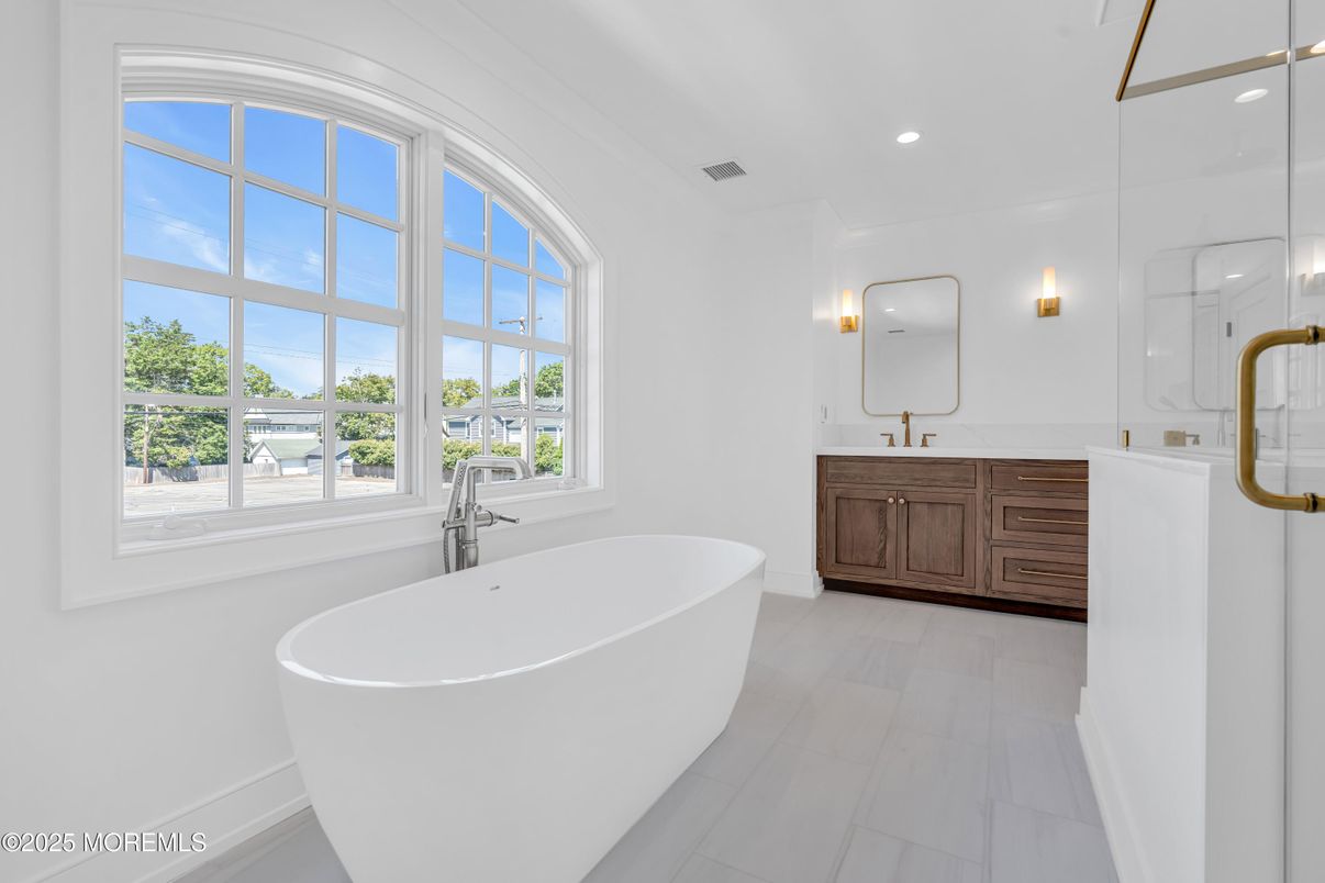 Bathroom, Dual Sink Vanities, Free Standing Baths, Glass Shower, Interior, Recessed Lighting