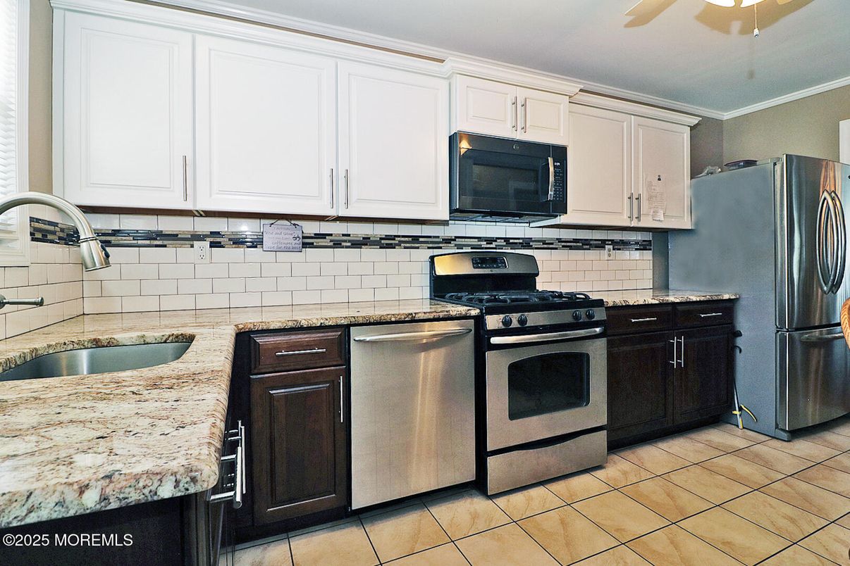 Interior, Kitchen, Stainless Steel Appliances