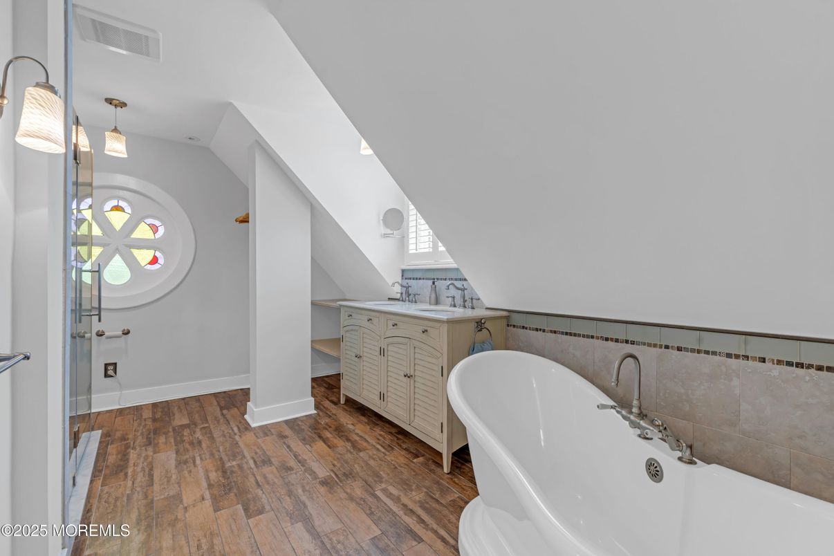 Bathroom, Free Standing Baths, Interior, Pendant Lights, Wood Texture Flooring