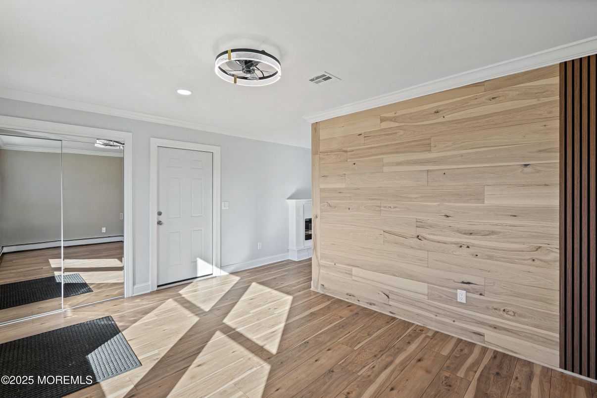 Empty room, Interior, Recessed Lighting, Wood Texture Flooring, Wooden Walls