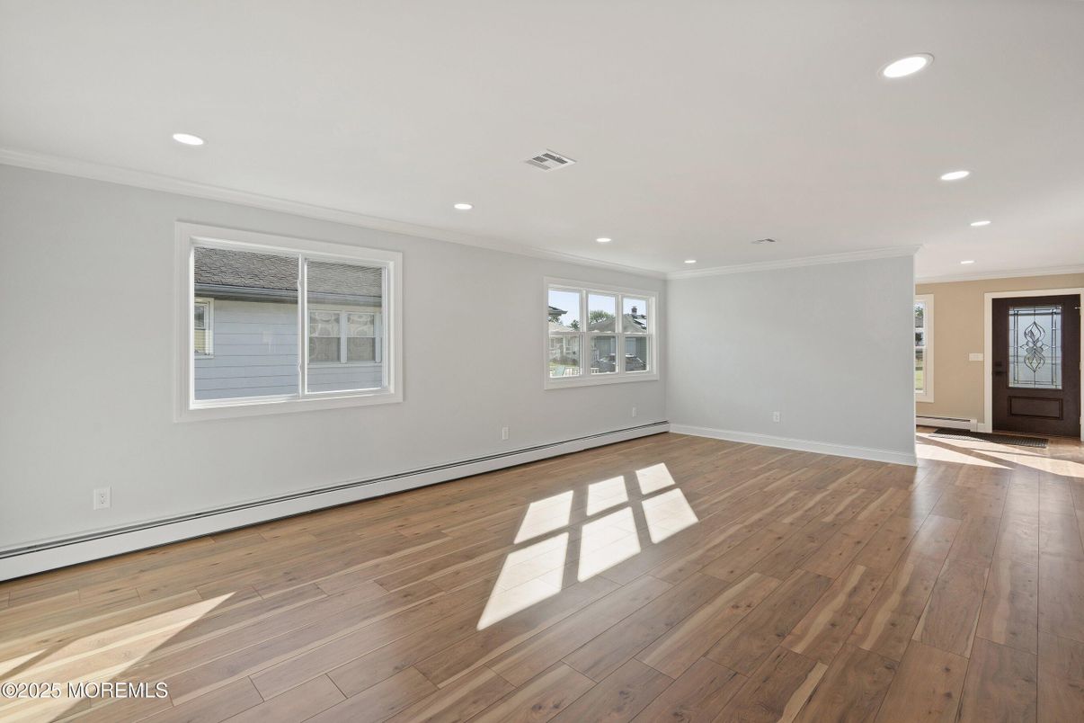 Empty room, Interior, Recessed Lighting, Wood Texture Flooring