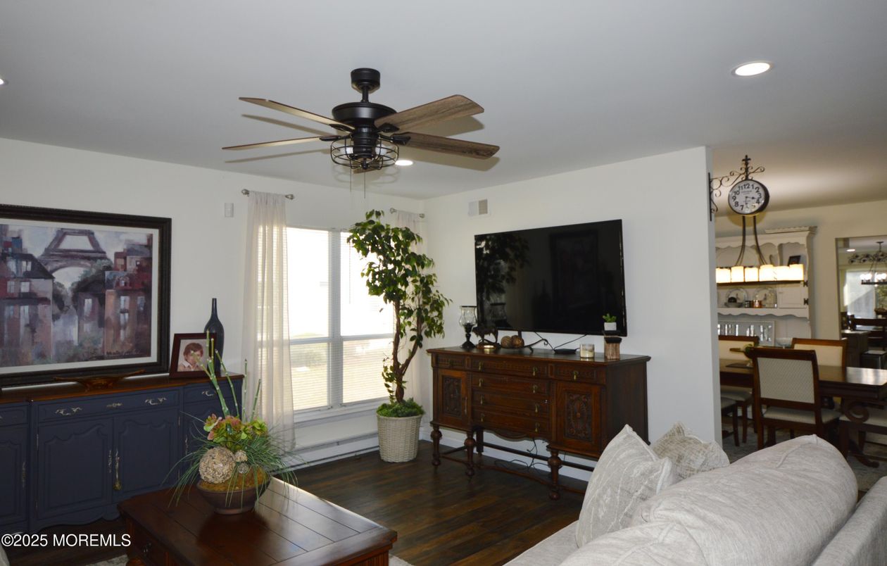Dining room, Interior, Pendant Lights, Recessed Lighting, Wood Texture Flooring